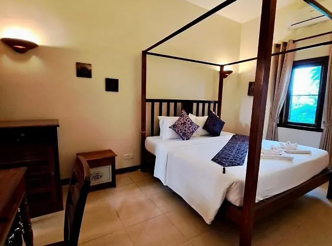 Hotel Den Totonou