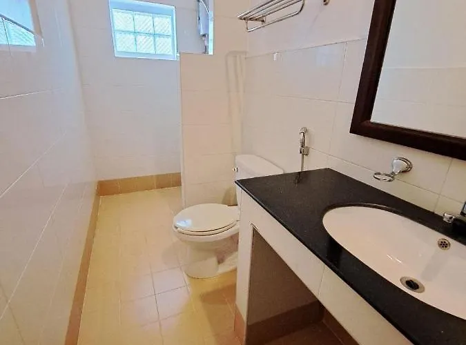 Den Totonou Hotel 3*
