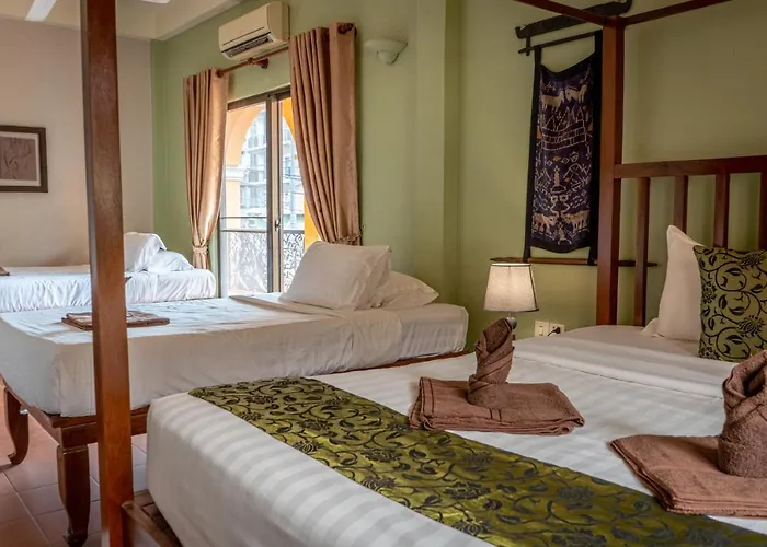 Den Totonou Hotel