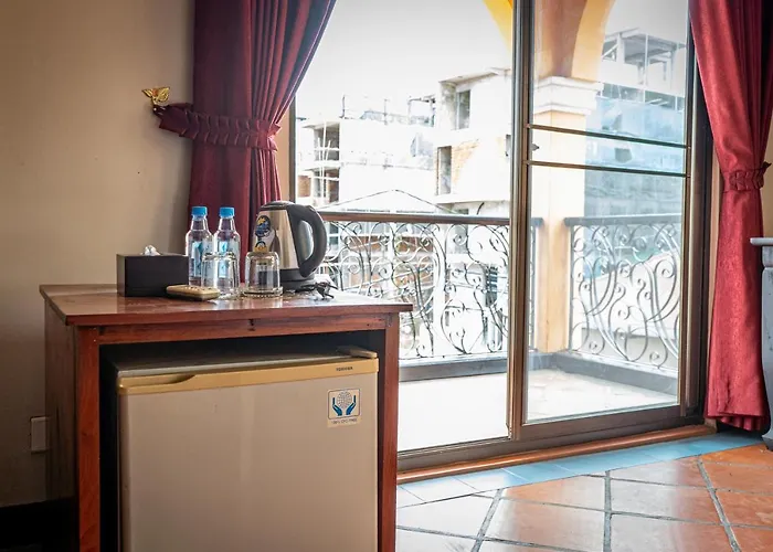 Hotel Den Totonou