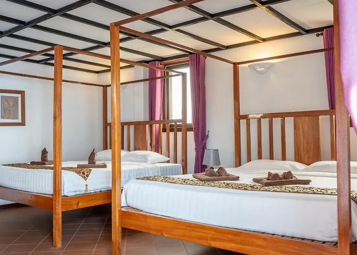 Hotel Den Totonou