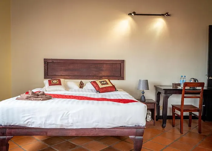 Den Totonou Hotel