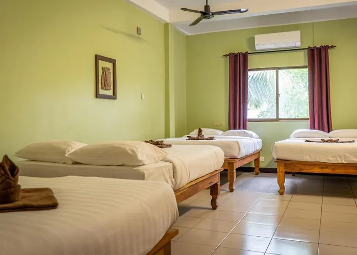 Hotel Den Totonou