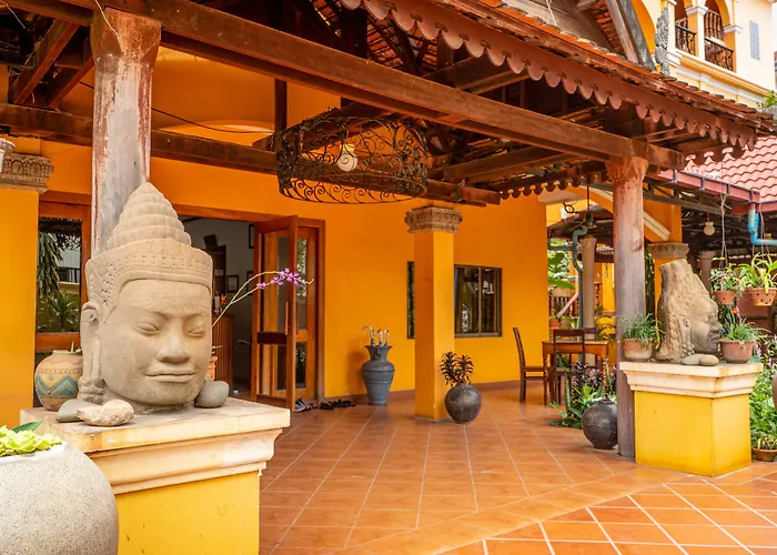 Hotel Den Totonou