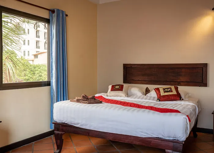 Hotel Den Totonou