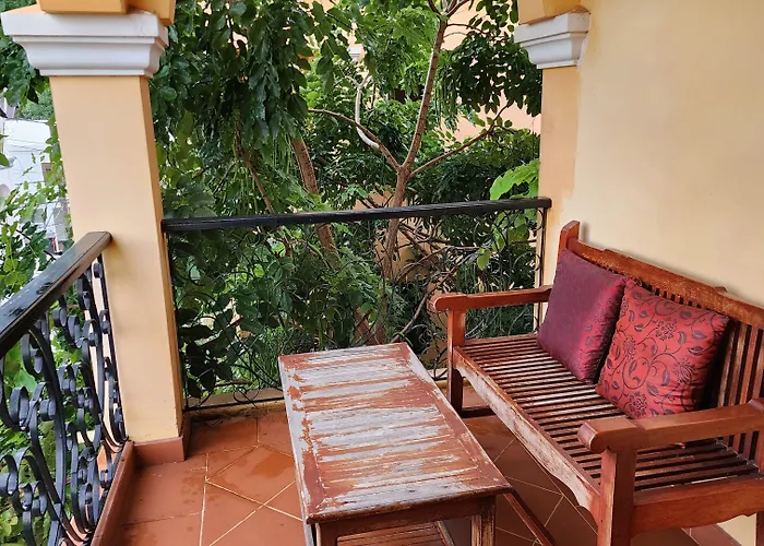 Den Totonou Hotel